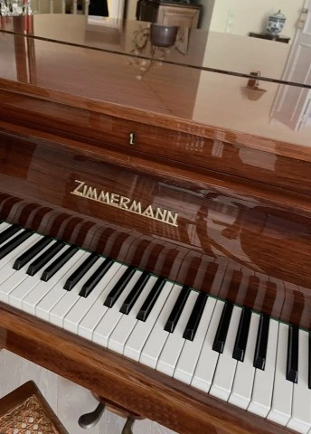 Γερμανικό Πιάνο με ουρά Baby Grand Zimmermann (Λουστραρισμένη Καρυδιά)