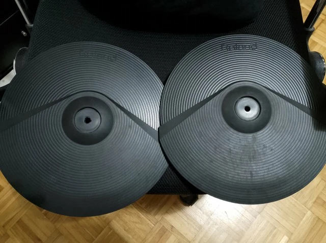 2 κομμάτια Roland CY-8 Dual-Trigger Cymbal Pads