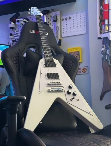 Chibson Flying V (Replica)