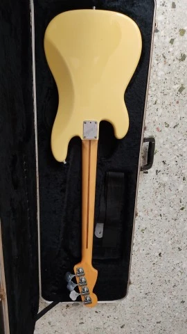 Fender Precision Bass