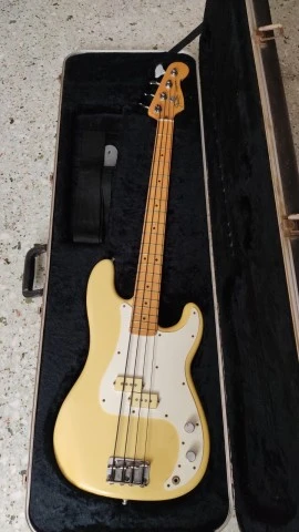 Fender Precision Bass