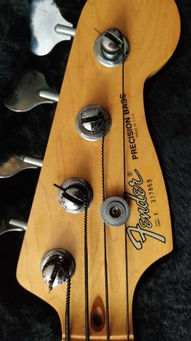 Fender Precision Bass