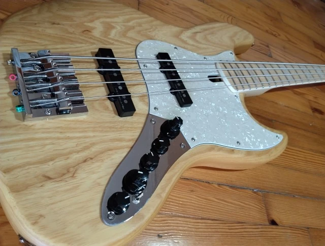 Πωλείται Sire V7 Reissue 