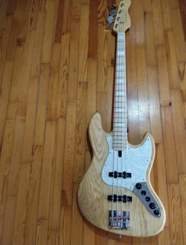 Πωλείται Sire V7 Reissue 