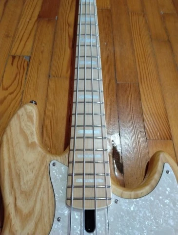 Πωλείται Sire V7 Reissue 