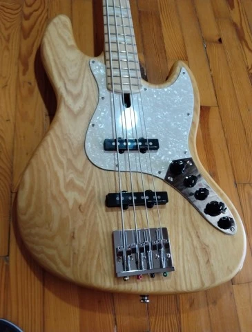 Πωλείται Sire V7 Reissue 