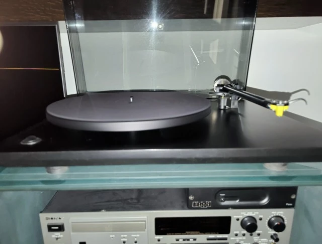 Rega (PLANAR) P3 - 2004 - UK