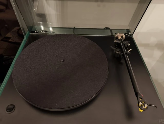 Rega (PLANAR) P3 - 2004 - UK