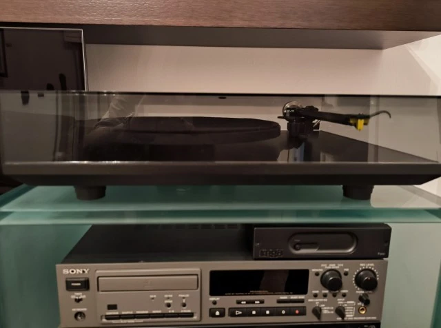 Rega (PLANAR) P3 - 2004 - UK