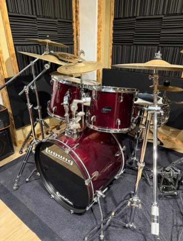 Ludwig Accent Combo Drum Set + Πιατίνια &amp; Βάσεις