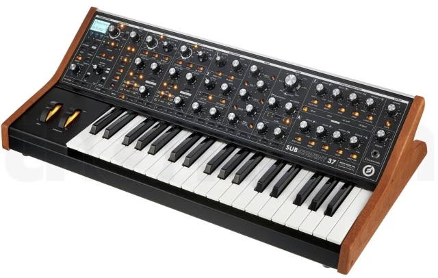Moog Subsequent 37