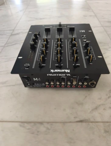 Numark M4 