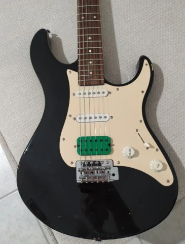 YAMAHA EG012
