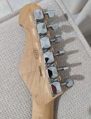 YAMAHA EG012