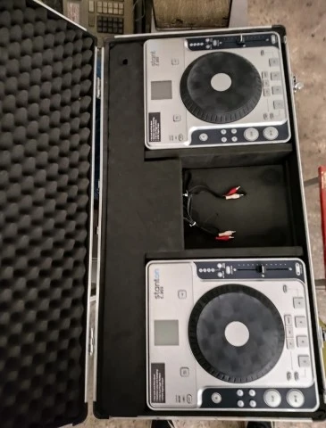Stanton cd με flightcase +  2 cd c 303