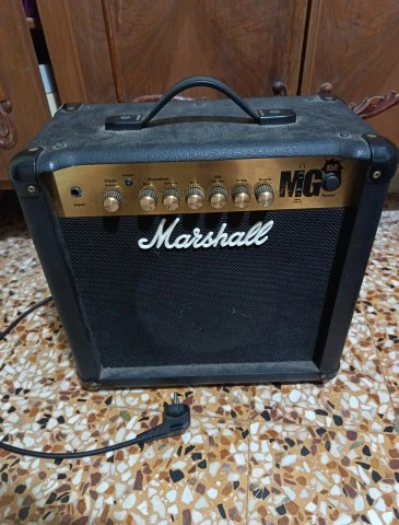 Marshall MG15GFX + άλλος ένας μαζι