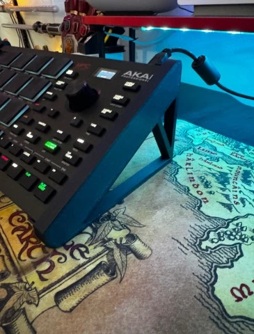 Akai Mpc Studio Mk2 + Stand 