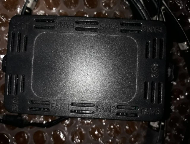 4 x 120mm RGB Fans + Fan Hub