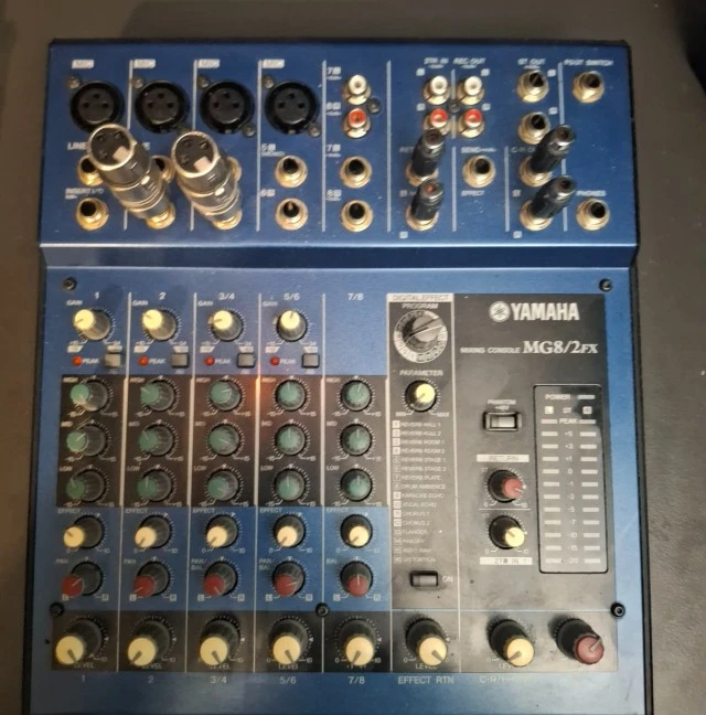 Yamaha MG8/2FX