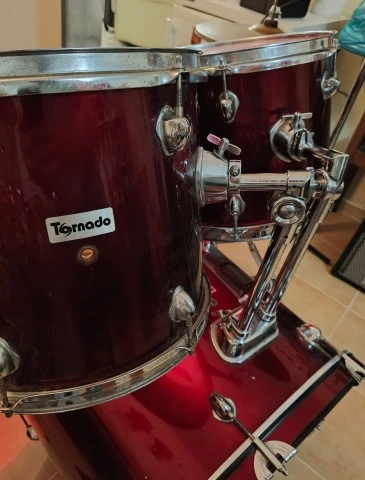 Tornado Drum Set + Extras