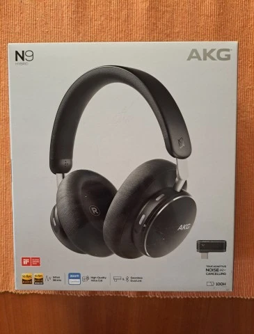 AKG N9 HYBRID.