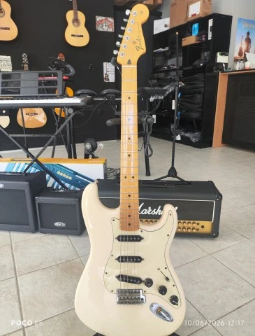 Fender Standard Stratocaster MIM 2012