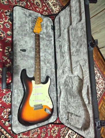 Fender Vintera ii 60s Stratocaster with mods, deluxe case and strap