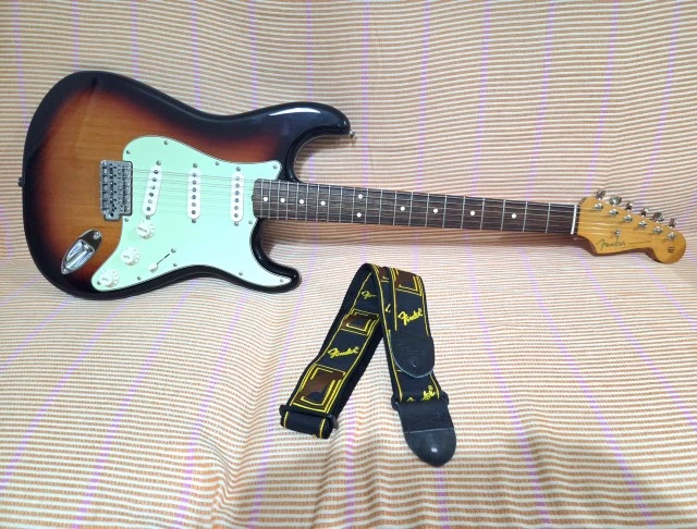 Fender Vintera ii 60s Stratocaster with mods, deluxe case and strap