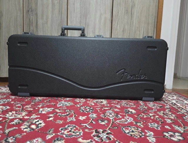 Fender Vintera ii 60s Stratocaster with mods, deluxe case and strap