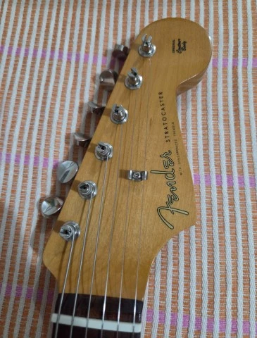 Fender Vintera ii 60s Stratocaster with mods, deluxe case and strap
