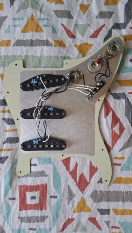fender stratocaster pickguard loaded