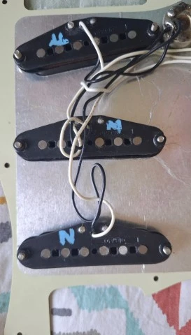 fender stratocaster pickguard loaded