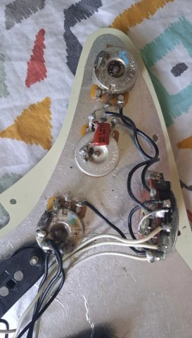 fender stratocaster pickguard loaded