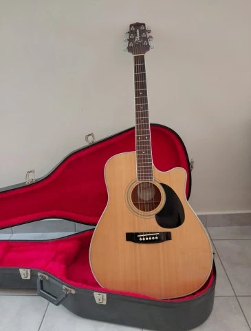 Takamine EG 332c