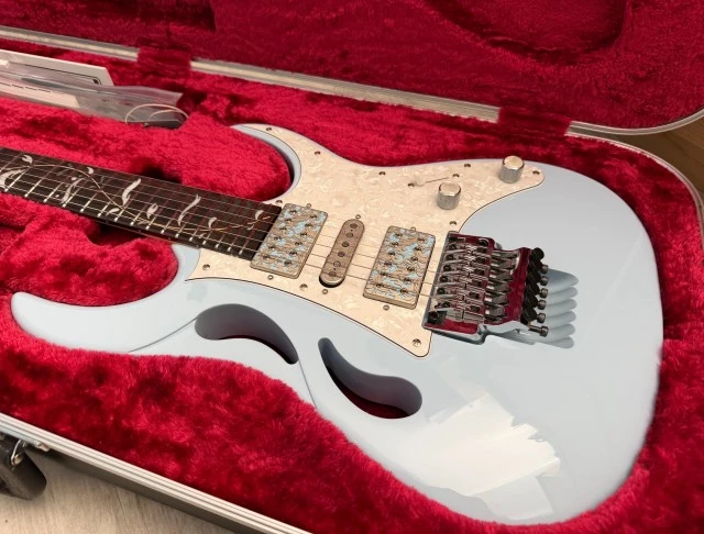Ibanez PIA 3761C BLP (Blue Powder)