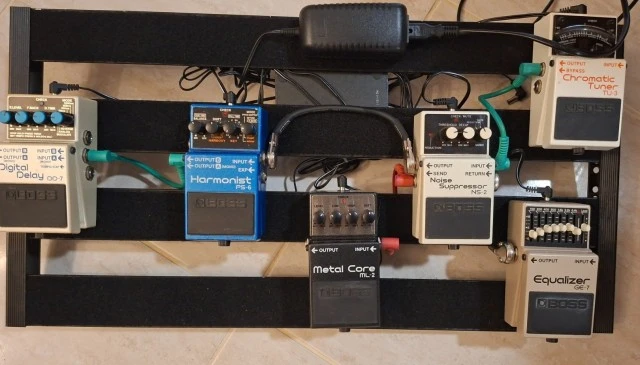 Πεταλιέρα BOSS full setup για Metal / Metalcore – 6 πετάλια,τροφοδοτικό,καλώδια