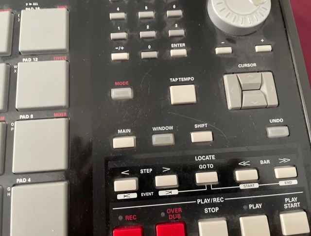 Akai MPC2500