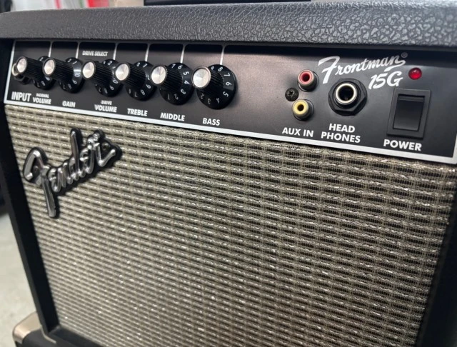 Fender Frontman 15G ενισχυτής κιθάρας 