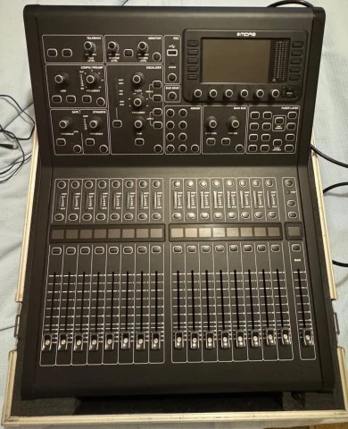 Midas m32r & flyht case