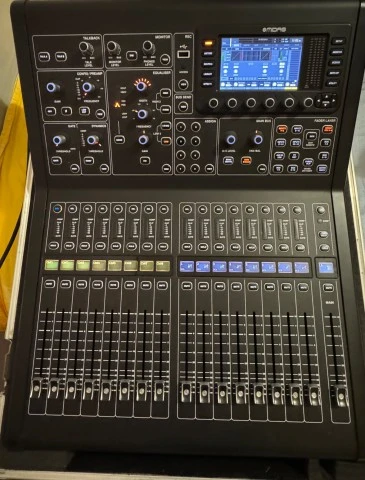 Midas m32r & flyht case