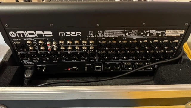 Midas m32r & flyht case