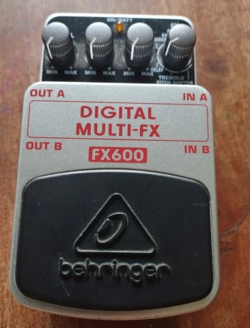 Behringer FX 600 multi effects pedal