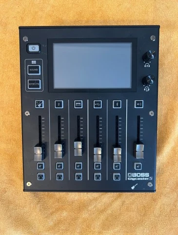 Boss Gigcaster 5