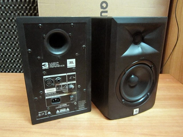 JBL LSR 305 studio monitors