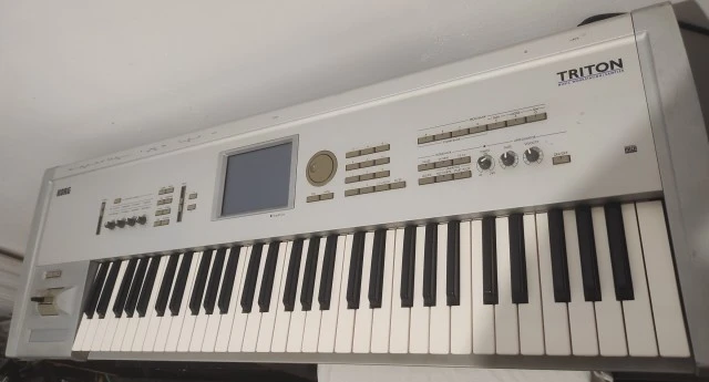 Korg Triton 