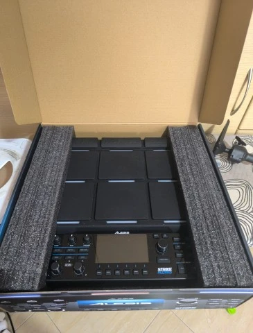 Alesis Strike MultiPad + Alesis Multipad Clamp