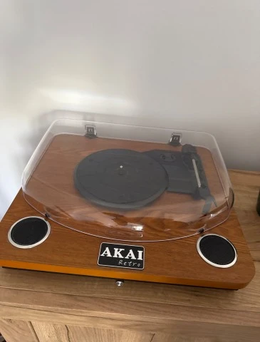 Πικάπ AKAI
