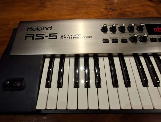 Roland RS-5 Synthesizer (61 Keys)