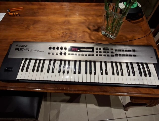 Roland RS-5 Synthesizer (61 Keys)