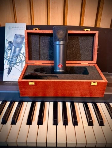 Neumann TLM 193